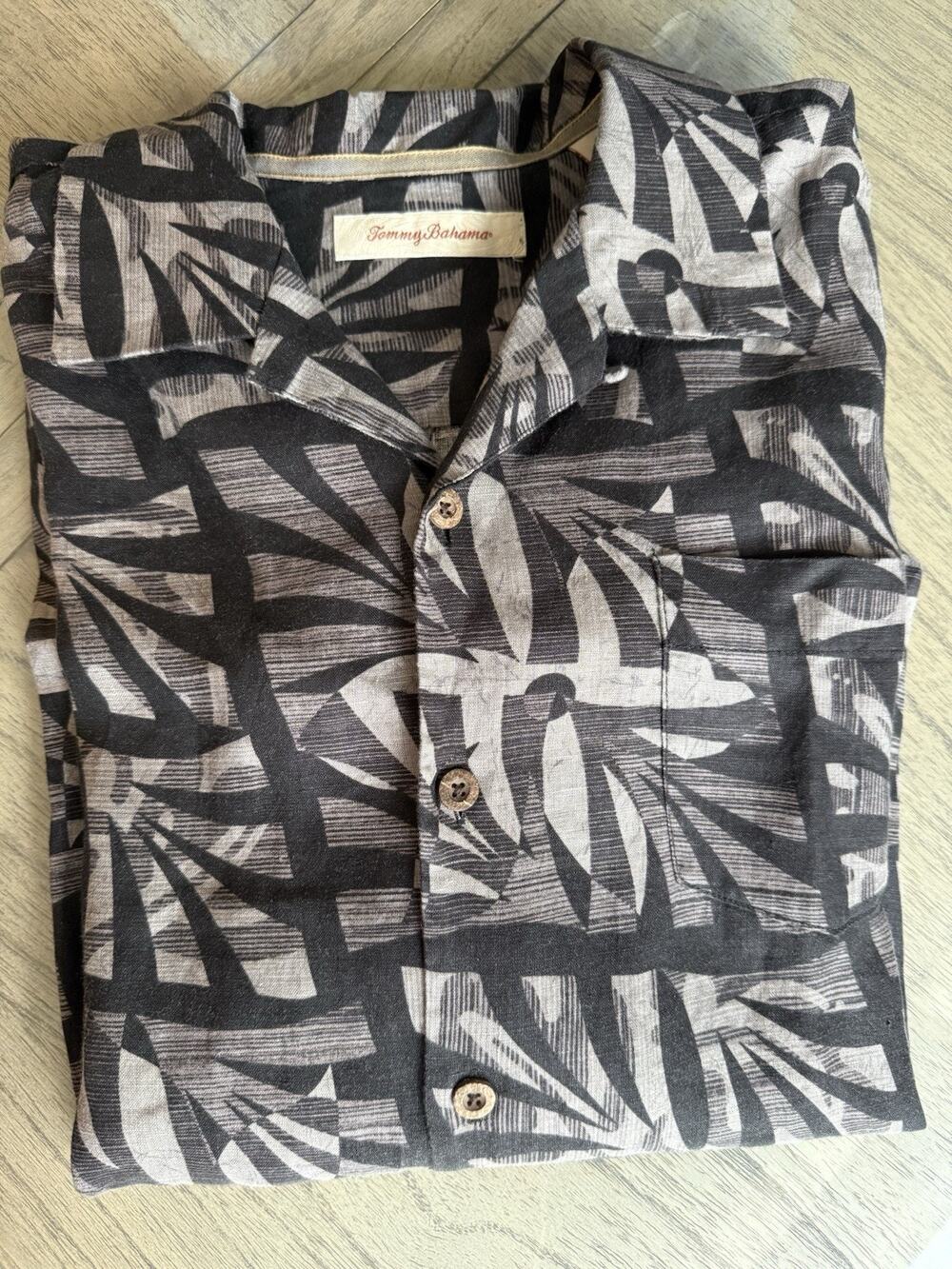 Tommy Bahama Men’s 100% Linen Gray/Black Tropical Hawaiian Short Sleeve Size LG